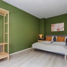 Das große Schlafzimmer lädt zum Verweilen ein. 